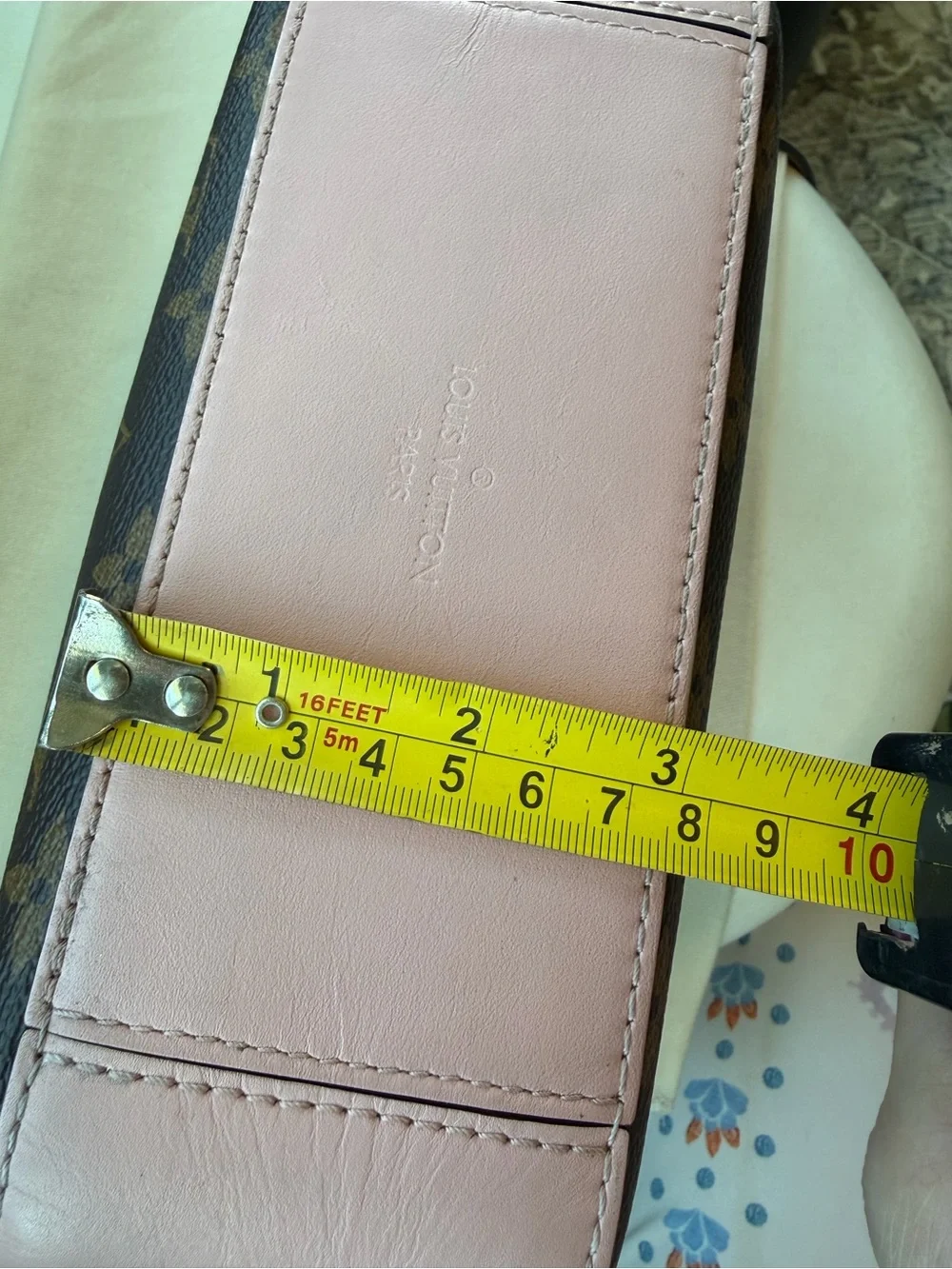 ✨ Louis Vuitton Saintonge Monogram Crossbody Bag – Rose Ballerine / Pink Trim ✨ - Picture 6 of 11